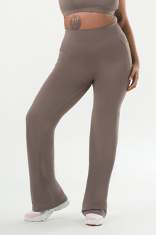 MUSE STRAIGHT PANTS